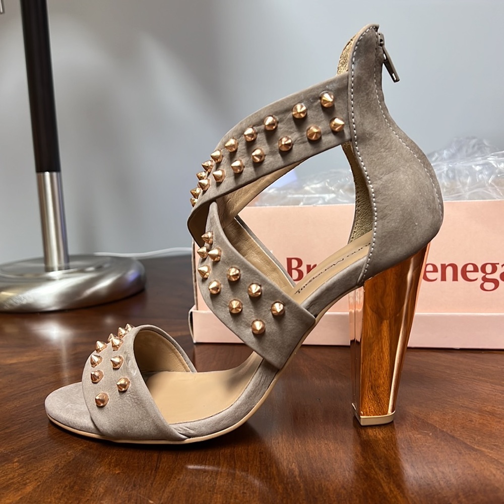 Bruno Menegatti pumps NIB